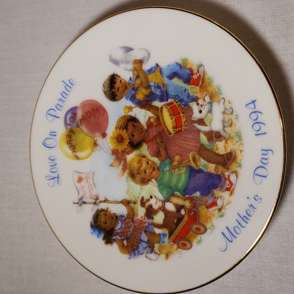 Vintage 1994 Avon Mother's Day Plate in Original Box - Picture 2 of 6